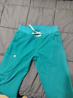 Figs Hunter Green Kade Cargo Small